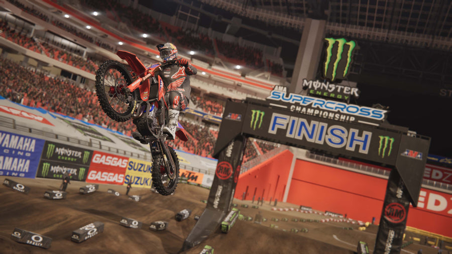 Captura de juego de Monster Energy Supercross 25 - The Official Video Game - PS5 - imagen 1
