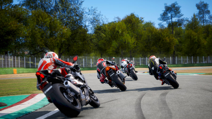 Captura de juego de RIDE 4 - PS5 - imagen 3